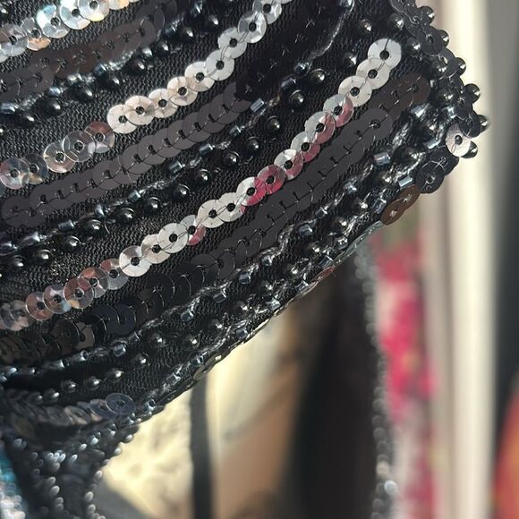 Meet your retro beauty NWT black beaded flapper dress, size XL - Picture 7 of 16